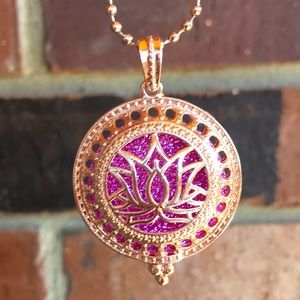 🌈 Scented Lotus Flower Aroma Necklace Rose Gold and Pink NWOT